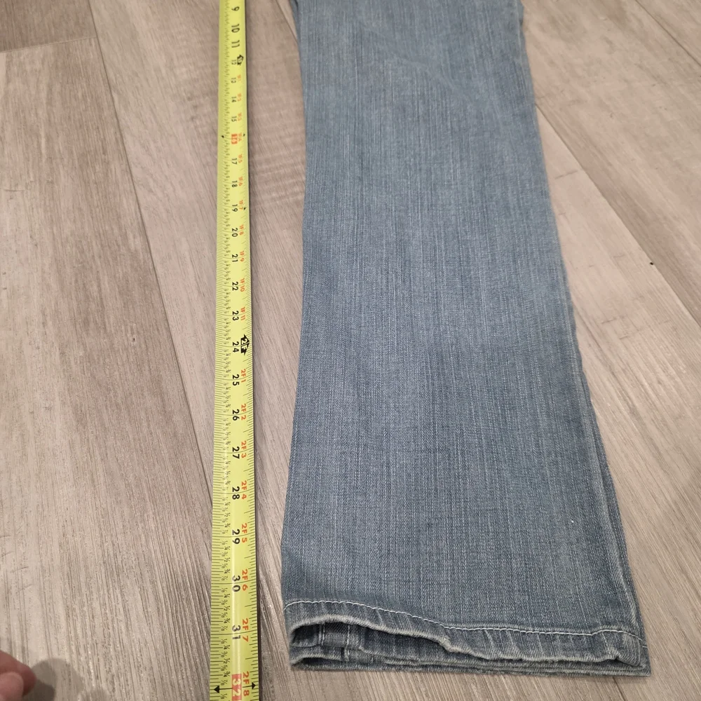 Laguna Beach Jean Co. Women’s Acid Wash Skull Studded Low Waist Straight Size 31 - Picture 14 of 15